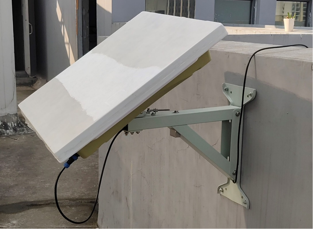 FL60F-M uSat Flat-Panel Fixed Terminal